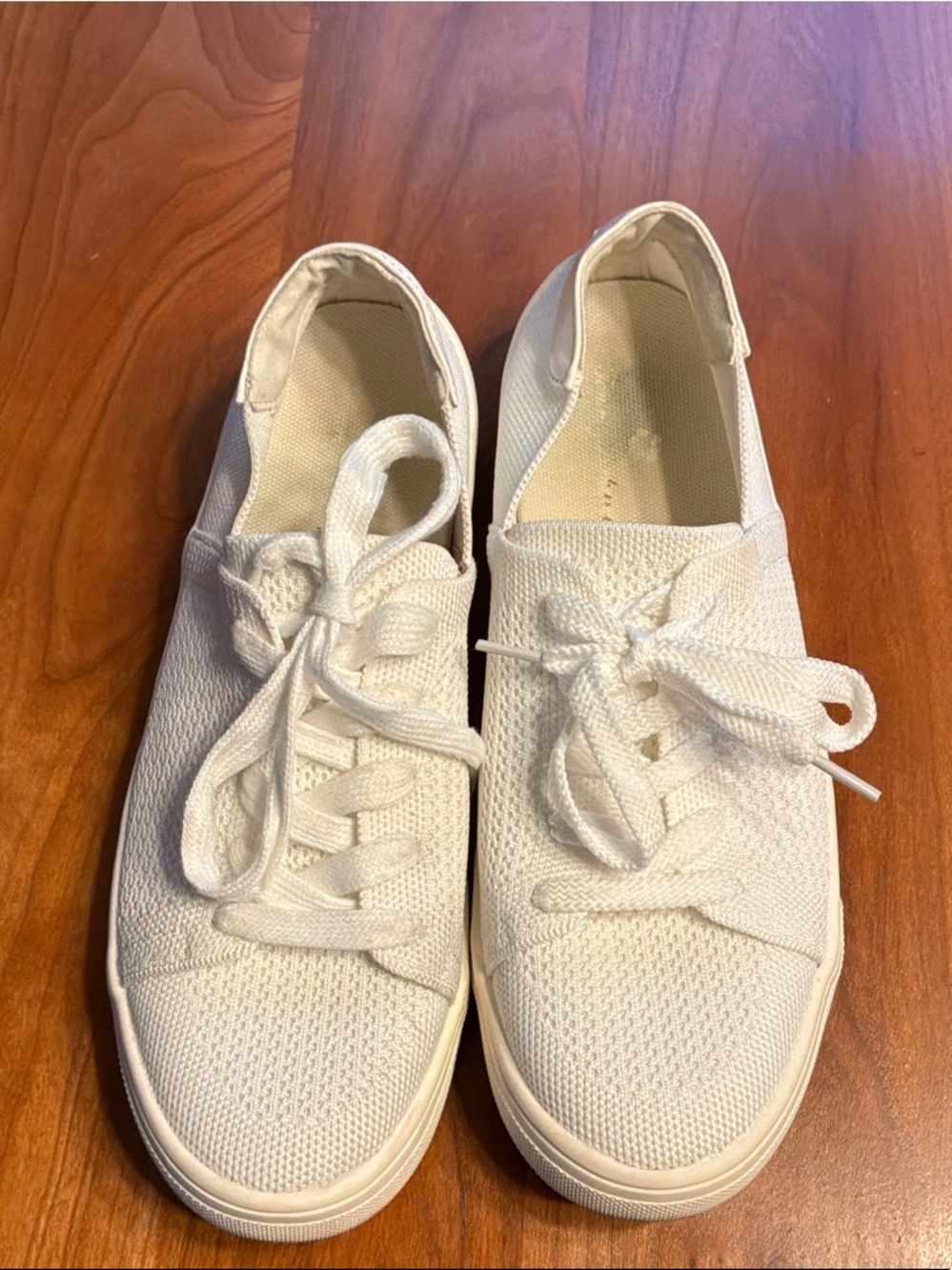 Tommy Bahama Cream Knit Lace-Up Sneakers